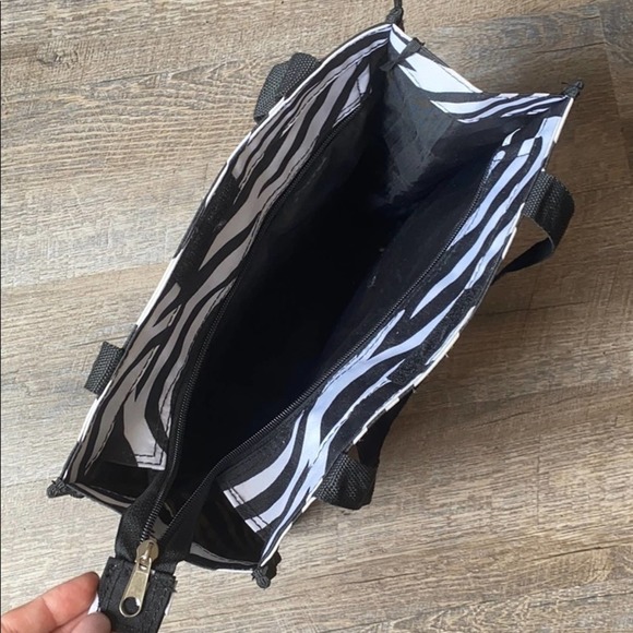 Zebra print Monogrammed Bag “Teagyn” - Picture 5 of 6